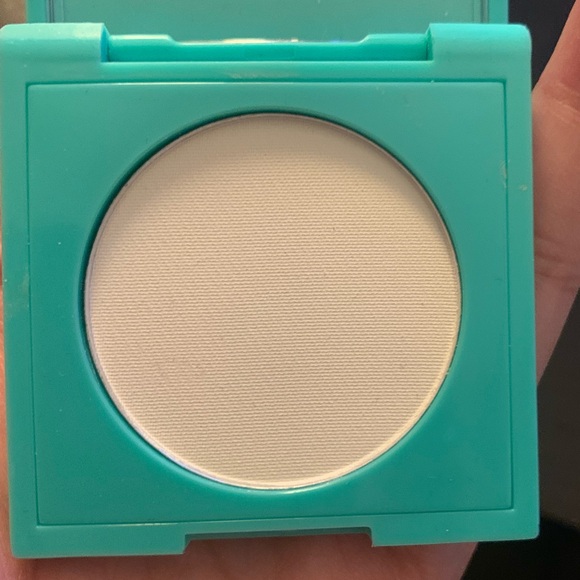 2/$15 Medusa’s Makeup Tropical Matte Eyeshadow - Picture 2 of 4